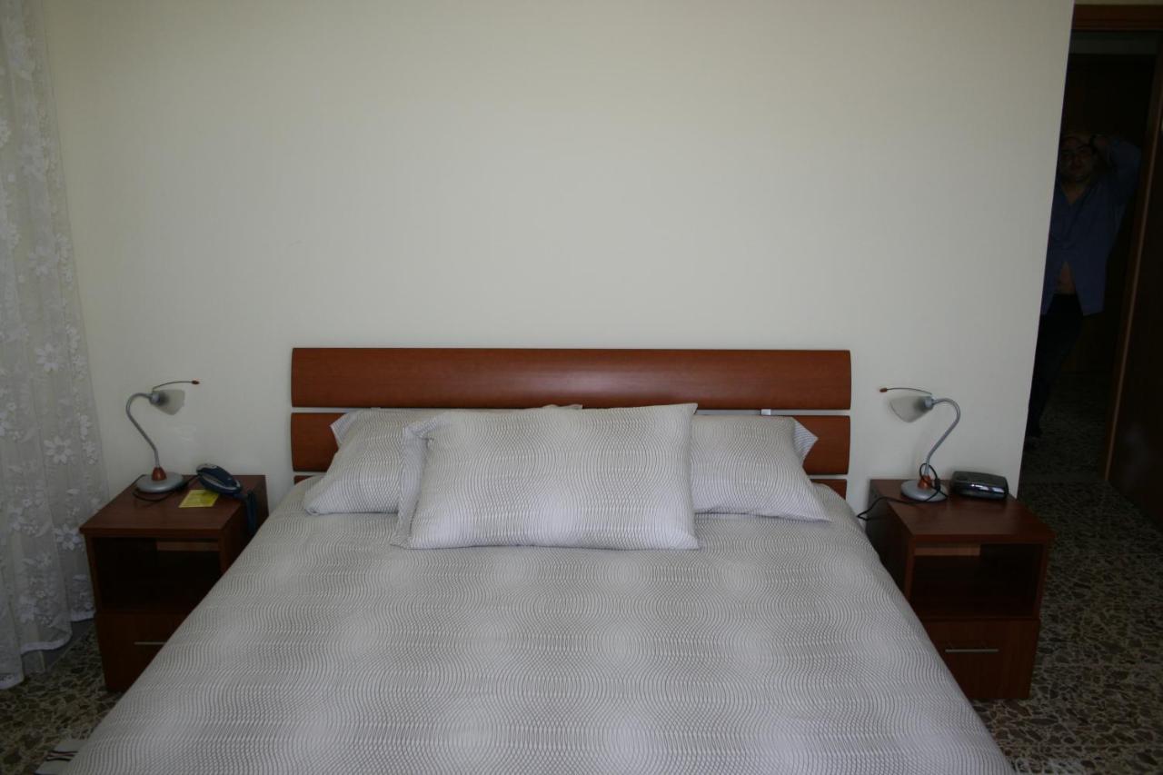 Bed And Breakfast Elisa Sonnino 외부 사진